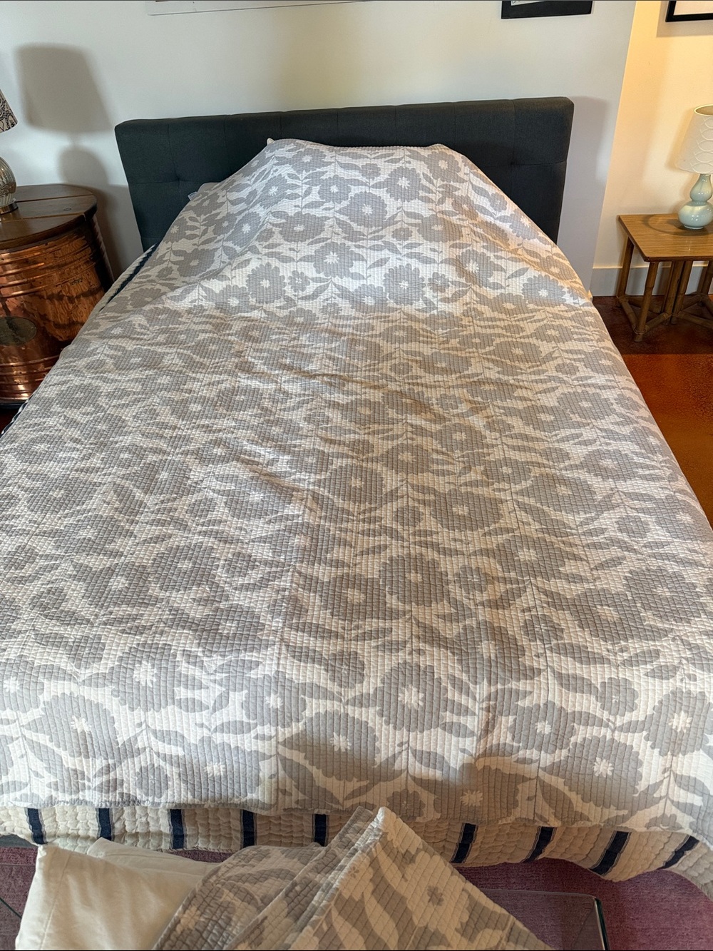 2 twin bedcovers. Super soft, Gray and White Floral Quilt